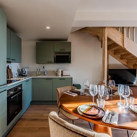 Apartamento De Gamme, 2 Ch, 2 Salles De Bain *