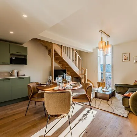 Apartamento De Gamme, 2 Ch, 2 Salles De Bain *