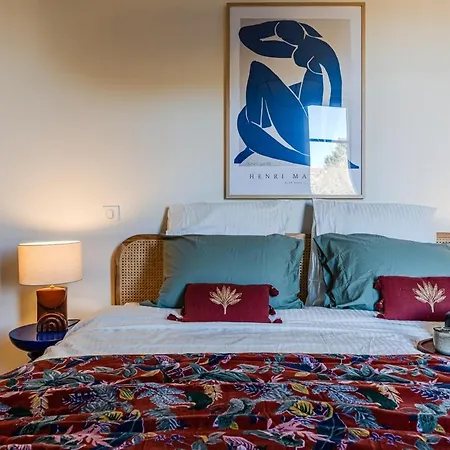 Apartamento De Gamme, 2 Ch, 2 Salles De Bain *